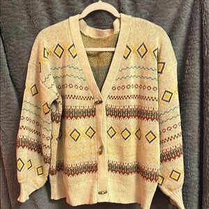 Cream Cardigan Sweater with Geometric Pattern and Relaxed Fit